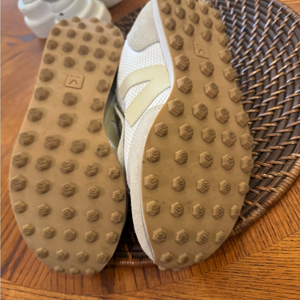 Veja Women's White and Tan Sneakers - Picture 4 of 6